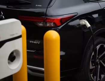 2023–25 Mitsubishi Outlander PHEV [North America] '2022–25