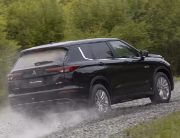 Mitsubishi Outlander PHEV [Japan] '2021–24