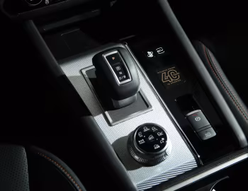 Interior 2023–25 Mitsubishi Outlander PHEV [North America] '2022–25