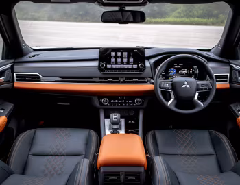 Painel frontal Mitsubishi Outlander PHEV [Japan] '2021–24