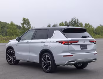 Mitsubishi Outlander PHEV [Japan] '2021–24