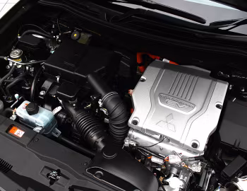 Под капотом Mitsubishi Outlander PHEV [Japan] '2015–18