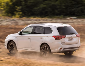 Mitsubishi Outlander PHEV [Australia] '2017–18