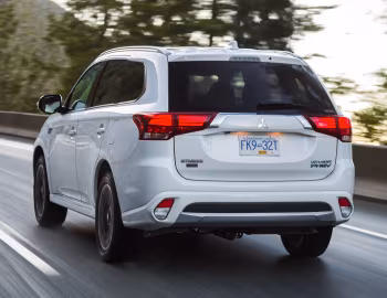2018 Mitsubishi Outlander PHEV [North America] '2017–18