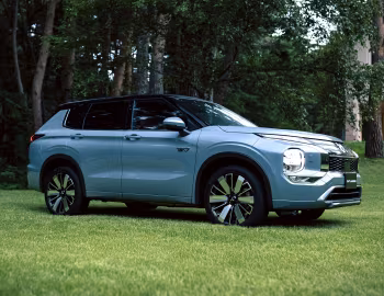 Mitsubishi Outlander PHEV [Japan] '2024–pr.