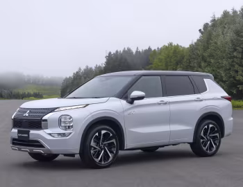 Mitsubishi Outlander PHEV [Japan] '2021–24