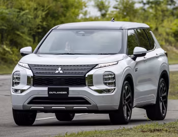 Mitsubishi Outlander PHEV [Japan] '2021–24