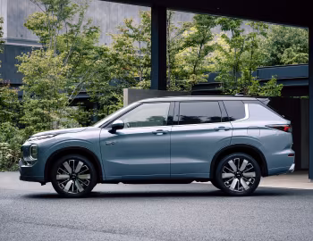 Mitsubishi Outlander PHEV [Japan] '2024–pr.