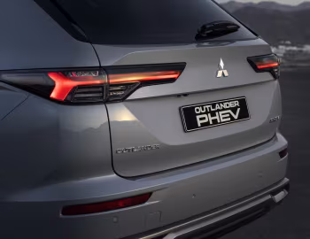 Mitsubishi Outlander PHEV [EU-spec] '2025–pr.