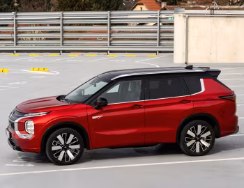 Mitsubishi Outlander PHEV [EU-spec] '2025–pr.