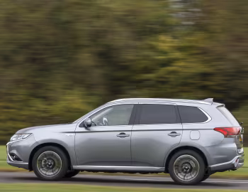 Mitsubishi Outlander PHEV [UK-spec] '2015–18