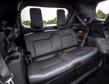 Interior Mitsubishi Outlander PHEV [Japan] '2021–24