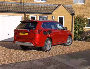 Mitsubishi Outlander PHEV [UK-spec] '2018–21