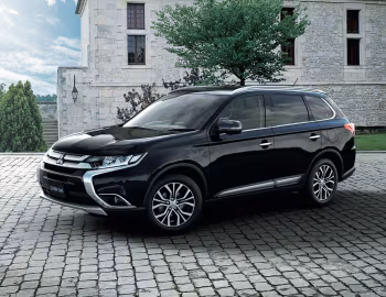 Mitsubishi Outlander PHEV [Japan] '2015–18