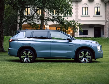 Mitsubishi Outlander PHEV [Japan] '2024–pr.