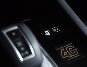 Interior 2023–25 Mitsubishi Outlander PHEV [North America] '2022–25