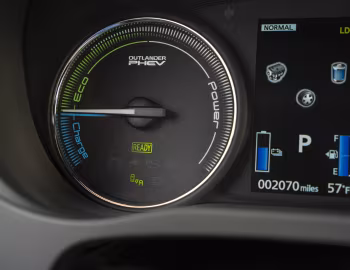 Tableau de bord 2019–22 Mitsubishi Outlander PHEV [North America] '2018–22