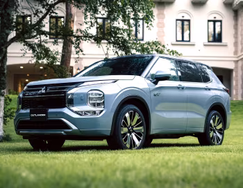 Mitsubishi Outlander PHEV [Japan] '2024–pr.