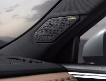 Interior Mitsubishi Outlander PHEV [EU-spec] '2025–pr.