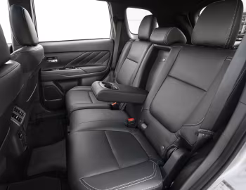 Intérieur 2019–22 Mitsubishi Outlander PHEV [North America] '2018–22