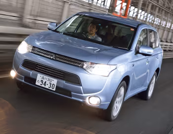 Mitsubishi Outlander PHEV [Japan] '2012–15
