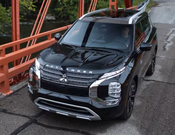 2023–25 Mitsubishi Outlander PHEV [North America] '2022–25