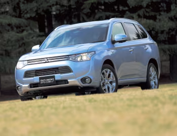 Mitsubishi Outlander PHEV [Japan] '2012–15