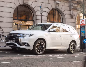 Mitsubishi Outlander PHEV [UK-spec] '2015–18