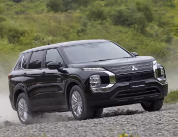 Mitsubishi Outlander PHEV [Japan] '2021–24