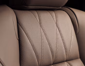 Interior Mitsubishi Outlander PHEV [EU-spec] '2025–pr.