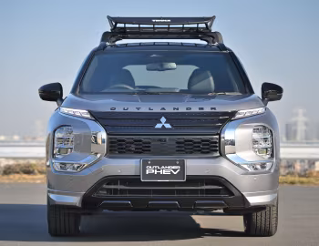 Mitsubishi Outlander PHEV "Black Edition Premium" [Japan] '01.2023