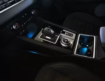 Interior Mitsubishi Outlander PHEV "Black Edition Premium" [Japan] '01.2023