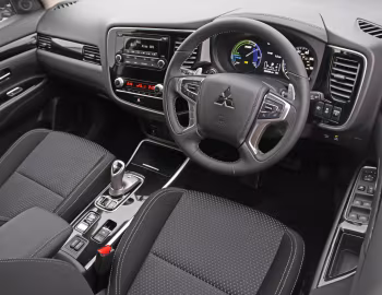 Торпедо Mitsubishi Outlander PHEV Commercial [UK-spec] '2019–21