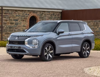 Mitsubishi Outlander PHEV Exceed Tourer [Australia] '2025–pr.