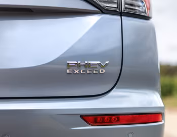 Mitsubishi Outlander PHEV Exceed Tourer [Australia] '2025–pr.