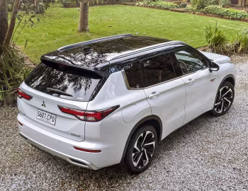 Mitsubishi Outlander PHEV Exceed Tourer [Australia] '2022–25