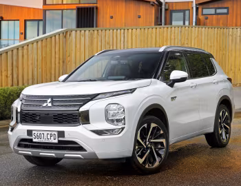 Mitsubishi Outlander PHEV Exceed Tourer [Australia] '2022–25