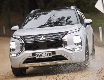 Mitsubishi Outlander PHEV Exceed Tourer [Australia] '2022–25