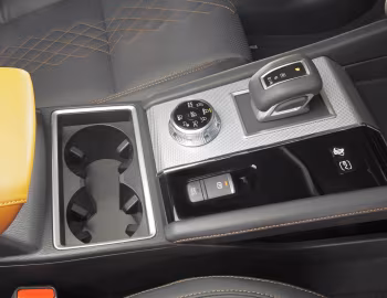 Interior Mitsubishi Outlander PHEV Exceed Tourer [Australia] '2022–25