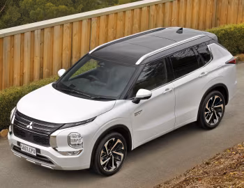 Mitsubishi Outlander PHEV Exceed Tourer [Australia] '2022–25