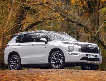 Mitsubishi Outlander PHEV Exceed Tourer [Australia] '2022–25
