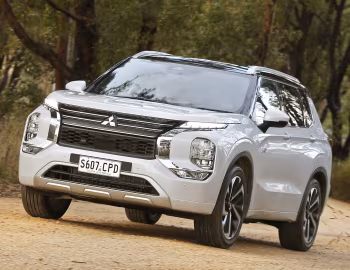 Mitsubishi Outlander PHEV Exceed Tourer [Australia] '2022–25