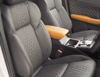 Interior Mitsubishi Outlander PHEV Exceed Tourer [Australia] '2022–25