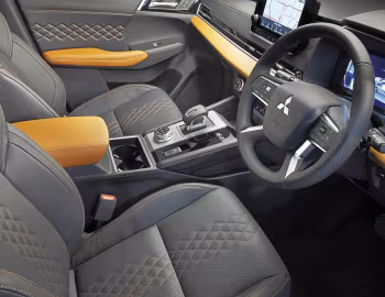 Interior Mitsubishi Outlander PHEV Exceed Tourer [Australia] '2022–25