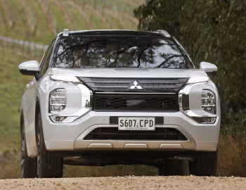Mitsubishi Outlander PHEV Exceed Tourer [Australia] '2022–25