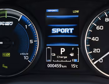 Painel Mitsubishi Outlander PHEV GSR [Australia] '2020–22