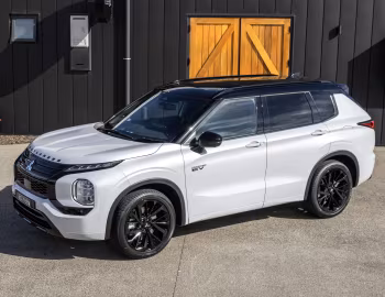 Mitsubishi Outlander PHEV GSR [Australia] '2024–25