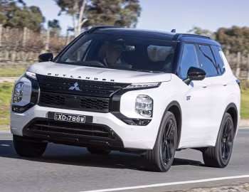 Mitsubishi Outlander PHEV GSR [Australia] '2024–25