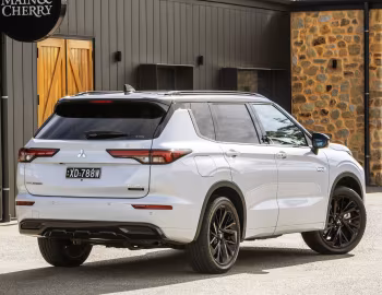Mitsubishi Outlander PHEV GSR [Australia] '2024–25