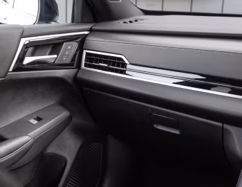 Interior Mitsubishi Outlander PHEV GSR [Australia] '2024–25